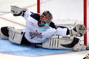 爱游戏体育app-杨瀚森闪耀国际舞台 美媒盛赞中国新星发布会表现