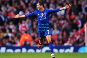 爱游戏入口：华子球风融合韦德式美学，鲸鱼队新星引领篮球革新浪潮