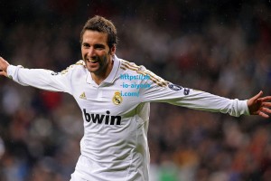 爱游戏app-C罗姐姐发声引热议，沉默亦是共情，缺席未必不敬！姐姐痛斥病态社会扭曲人性