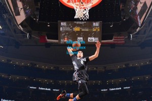 爱游戏官方入口：苏超再掀科技热潮！3000架无人机点亮扬州与无锡绿茵对决